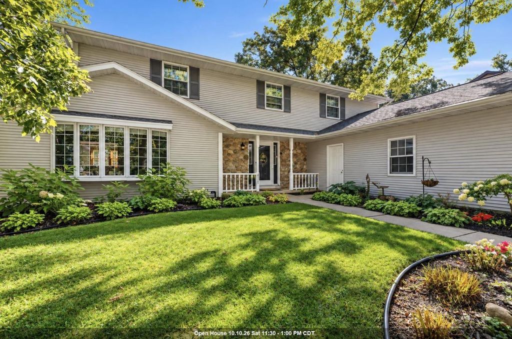 425 E FOX RUN CIRCLE, Green Bay, WI 54311