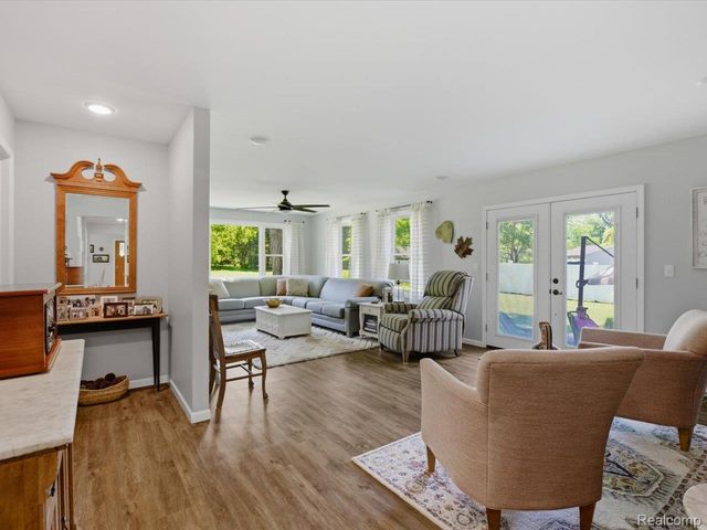 832 N 9th Street, St. Clair, MI 48079