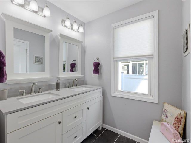 832 N 9th Street, St. Clair, MI 48079