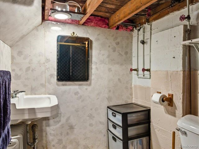 832 N 9th Street, St. Clair, MI 48079