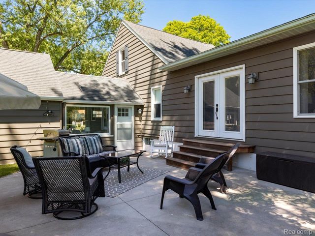 832 N 9th Street, St. Clair, MI 48079