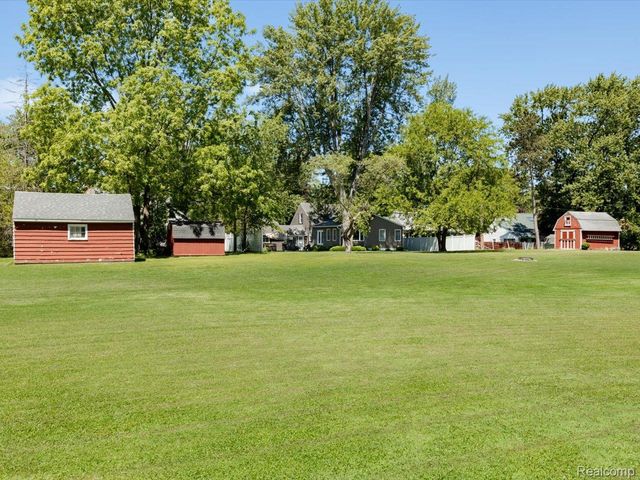 832 N 9th Street, St. Clair, MI 48079