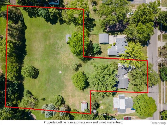 832 N 9th Street, St. Clair, MI 48079