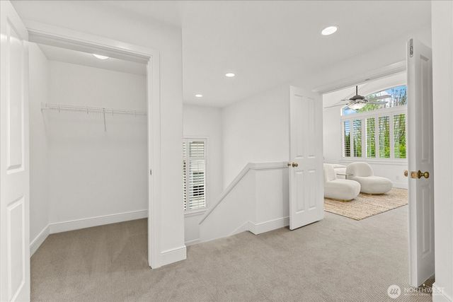 423 Sky Country Way NW, Issaquah, WA 98027
