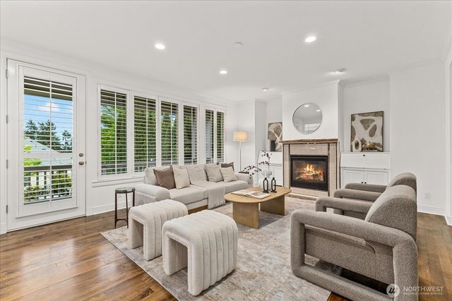 423 Sky Country Way NW, Issaquah, WA 98027