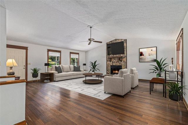219 Park Avenue, Woodstock, GA 30188