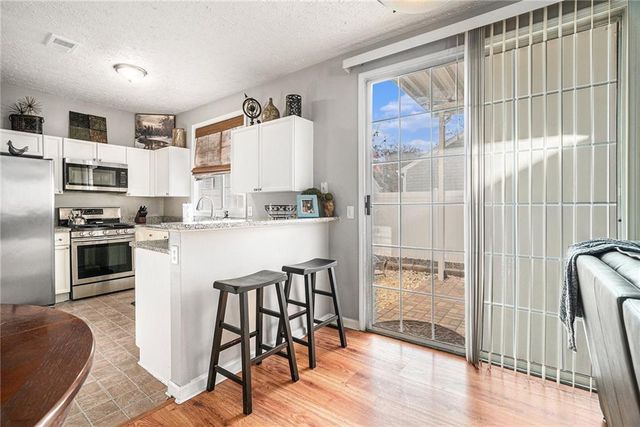 286 Windcroft NW Circle, Acworth, GA 30101