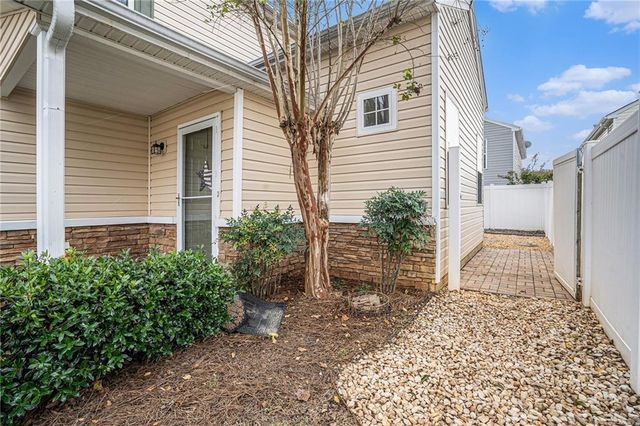 286 Windcroft NW Circle, Acworth, GA 30101