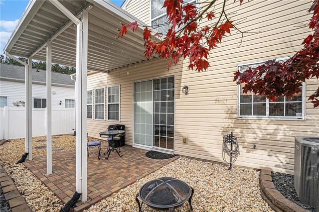 286 Windcroft NW Circle, Acworth, GA 30101