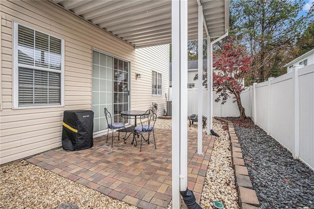 286 Windcroft NW Circle, Acworth, GA 30101