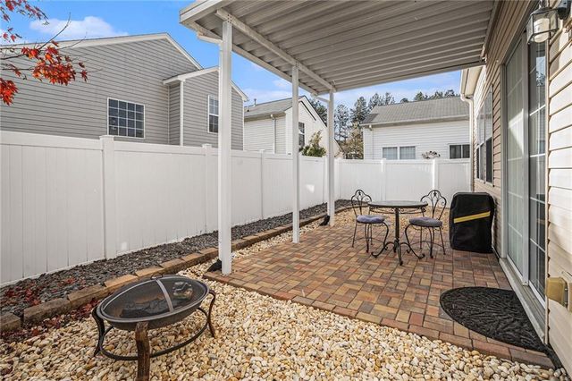 286 Windcroft NW Circle, Acworth, GA 30101