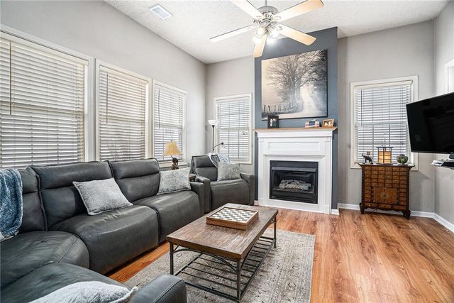 286 Windcroft NW Circle, Acworth, GA 30101