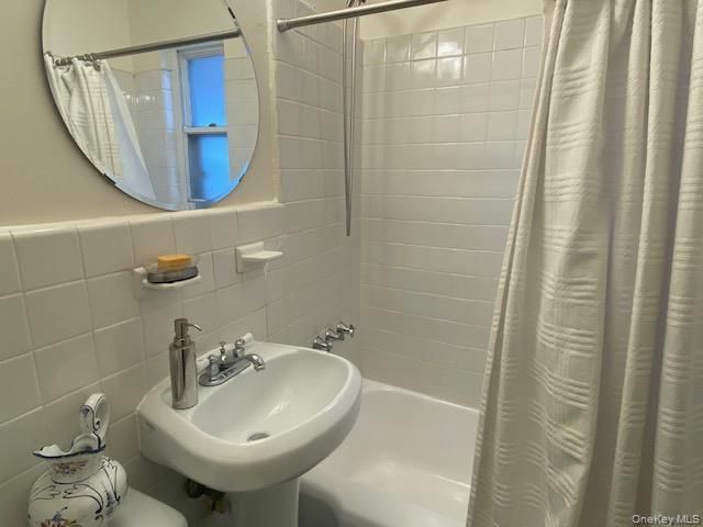 260-17 75th Avenue Duplex, Glen Oaks, NY 11004