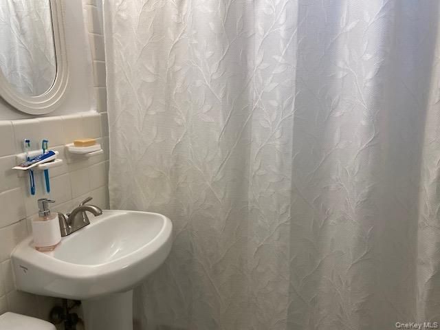 260-17 75th Avenue Duplex, Glen Oaks, NY 11004