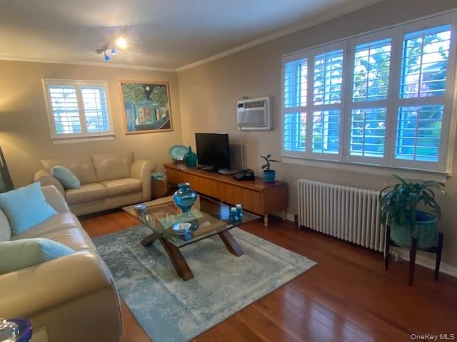 260-17 75th Avenue Duplex, Glen Oaks, NY 11004