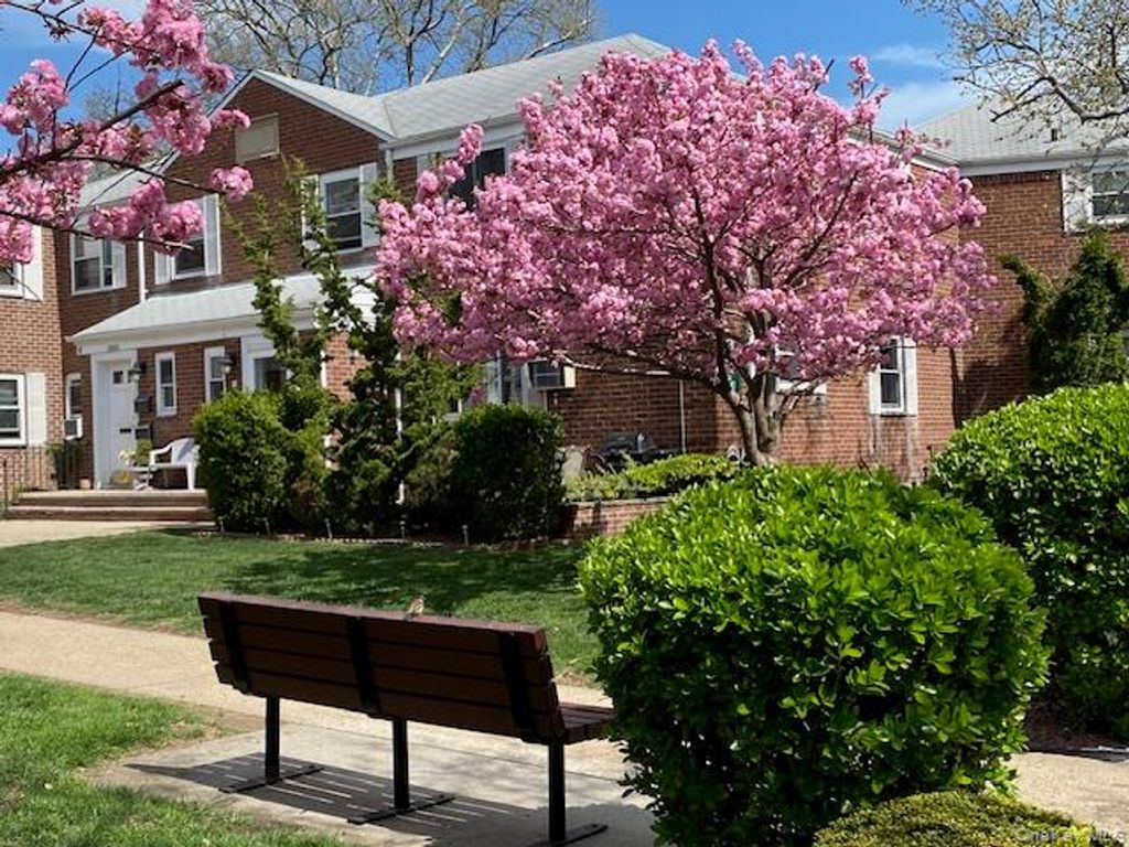 260-17 75th Avenue Duplex, Glen Oaks, NY 11004