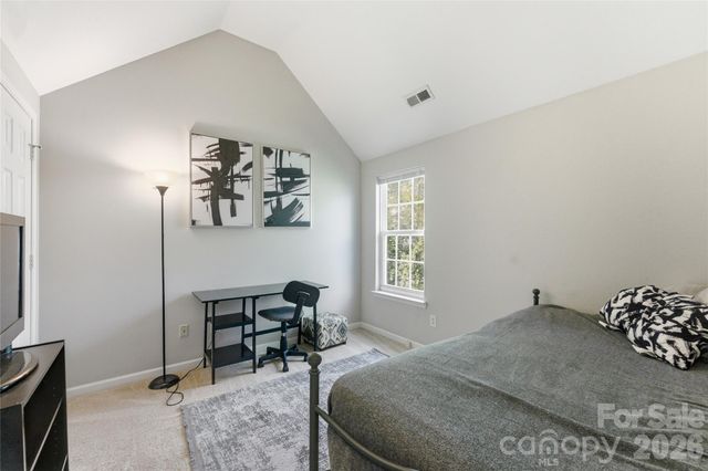 921 Grass Hollow Court, Charlotte, NC 28216