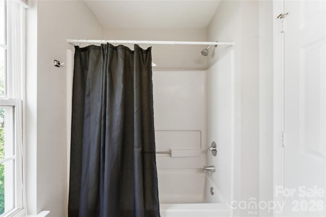 921 Grass Hollow Court, Charlotte, NC 28216