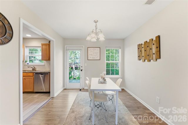 921 Grass Hollow Court, Charlotte, NC 28216