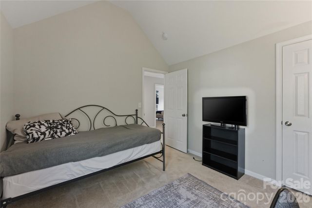 921 Grass Hollow Court, Charlotte, NC 28216