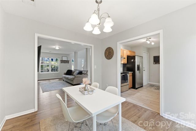 921 Grass Hollow Court, Charlotte, NC 28216