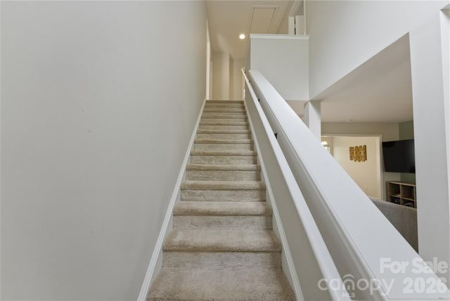 921 Grass Hollow Court, Charlotte, NC 28216