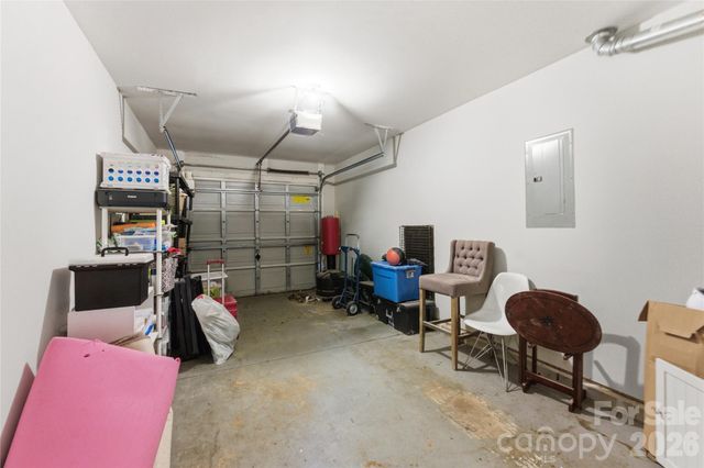 921 Grass Hollow Court, Charlotte, NC 28216