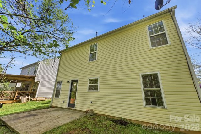 921 Grass Hollow Court, Charlotte, NC 28216