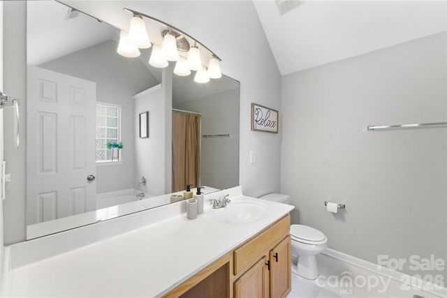 921 Grass Hollow Court, Charlotte, NC 28216