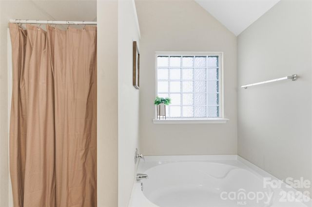 921 Grass Hollow Court, Charlotte, NC 28216