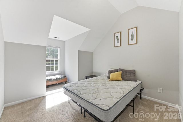 921 Grass Hollow Court, Charlotte, NC 28216