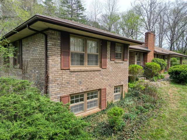 18 Strawberry Ridge, Blairsville, GA 30512