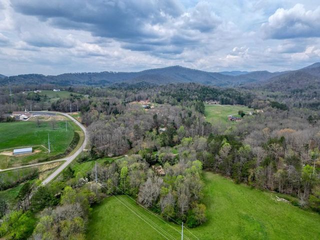 18 Strawberry Ridge, Blairsville, GA 30512