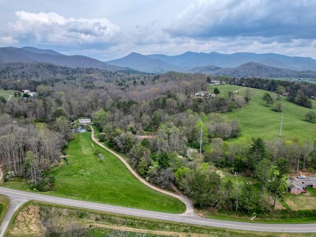 18 Strawberry Ridge, Blairsville, GA 30512