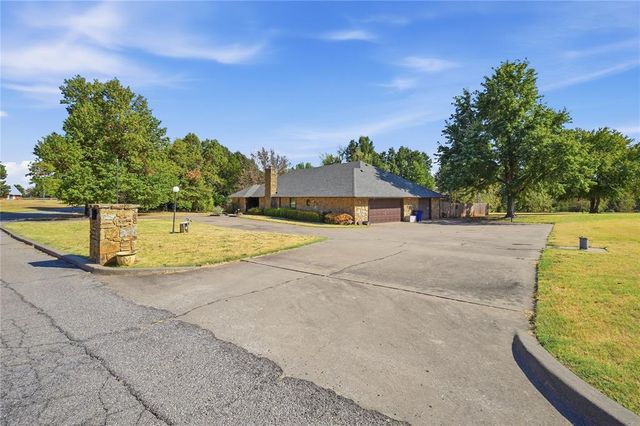 1305 Mockingbird Lane, Guthrie, OK 73044
