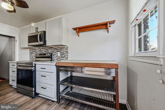 1009 CLAYTON RD, Wilmington, DE 19805