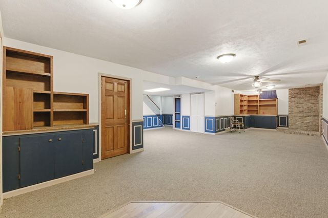 155 PARKWOOD Drive, Council Bluffs, IA 51503
