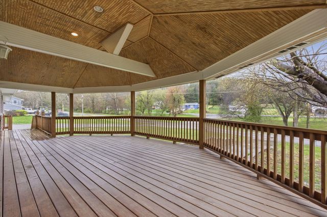 155 PARKWOOD Drive, Council Bluffs, IA 51503