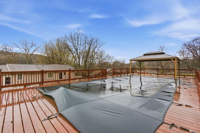 155 PARKWOOD Drive, Council Bluffs, IA 51503