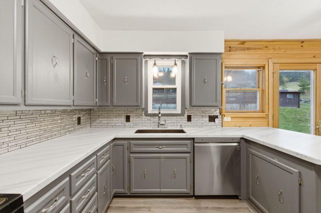 155 PARKWOOD Drive, Council Bluffs, IA 51503