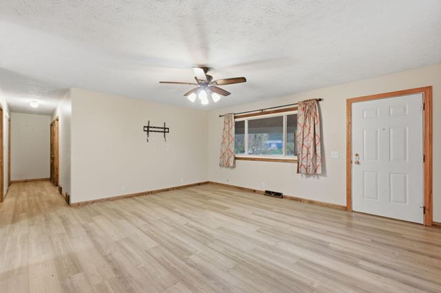 155 PARKWOOD Drive, Council Bluffs, IA 51503