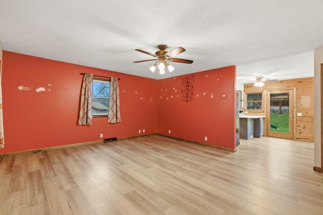 155 PARKWOOD Drive, Council Bluffs, IA 51503