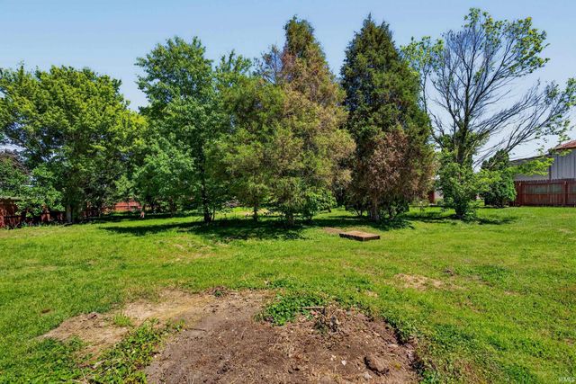 13037 Young Road, Evansville, IN 47725