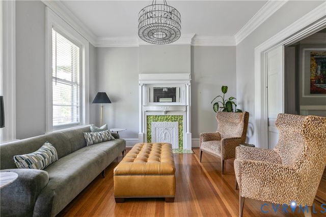 2217 W Grace St, Richmond, VA 23220