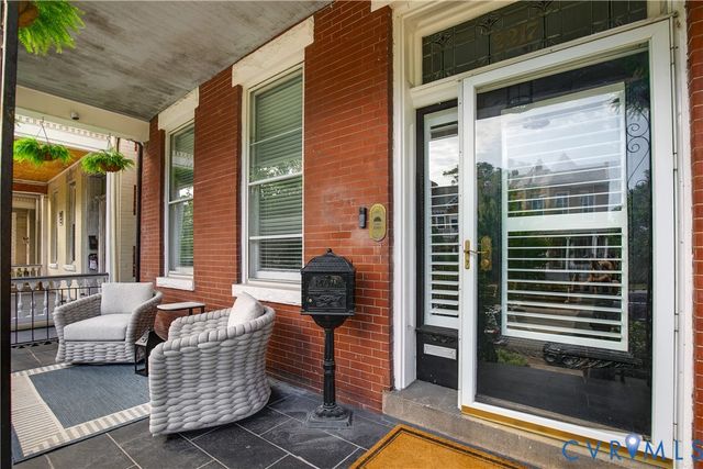 2217 W Grace St, Richmond, VA 23220