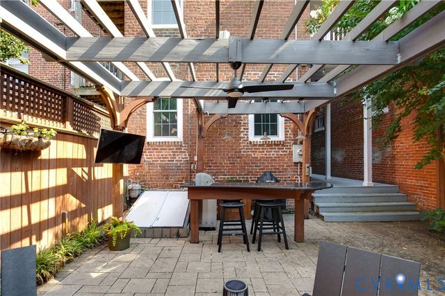 2217 W Grace St, Richmond, VA 23220