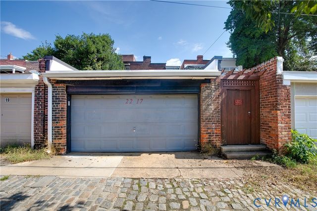 2217 W Grace St, Richmond, VA 23220