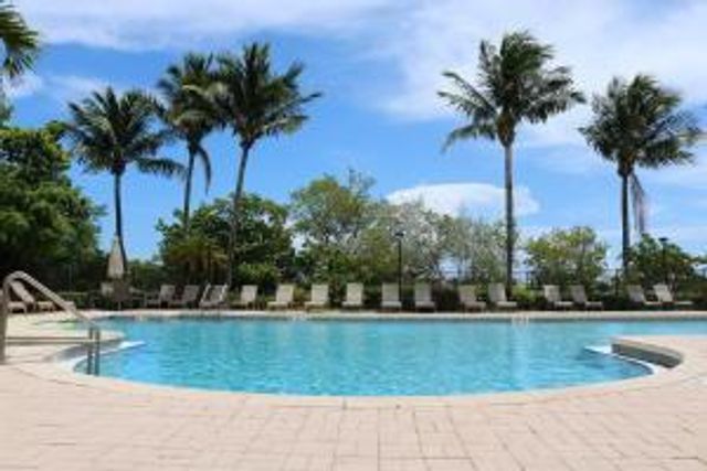 1000 Scotia Drive 506, Hypoluxo, FL 33462