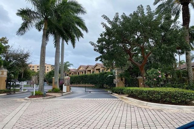 1000 Scotia Drive 506, Hypoluxo, FL 33462