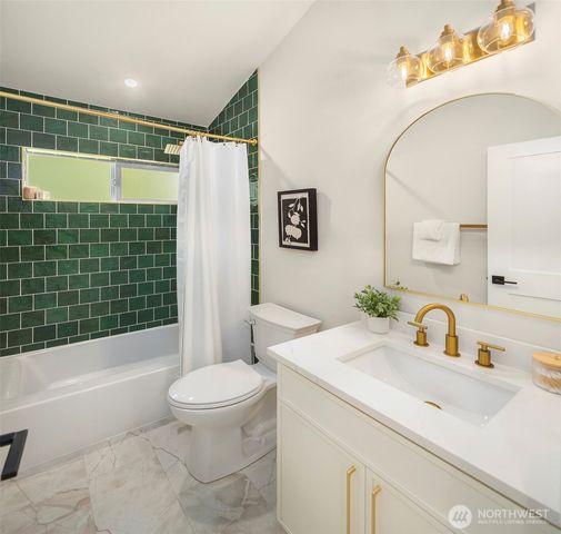 11028 Evanston Avenue N, Seattle, WA 98133